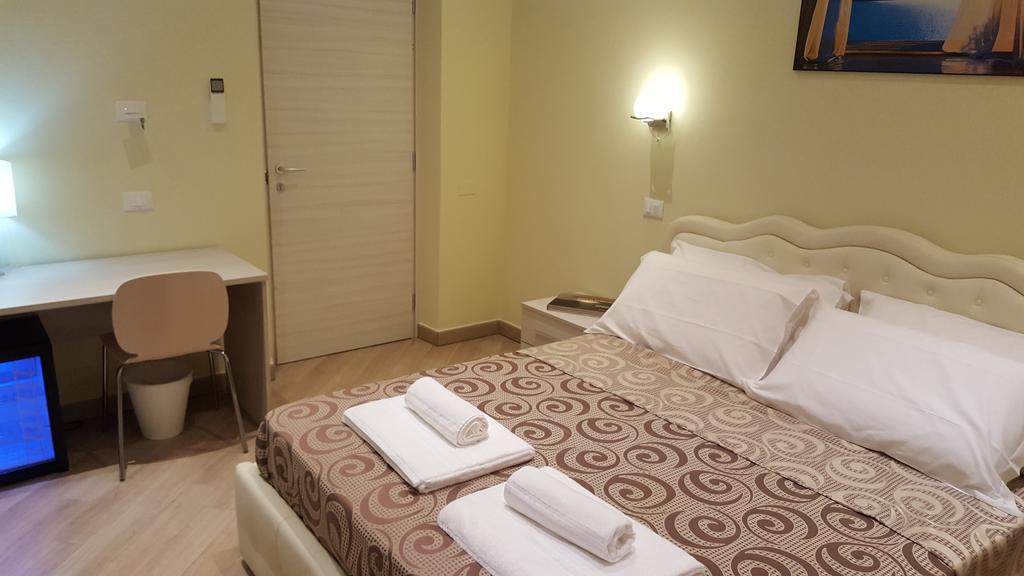 Guest House Le Tre Spezie ลาสเปเซีย ภายนอก รูปภาพ