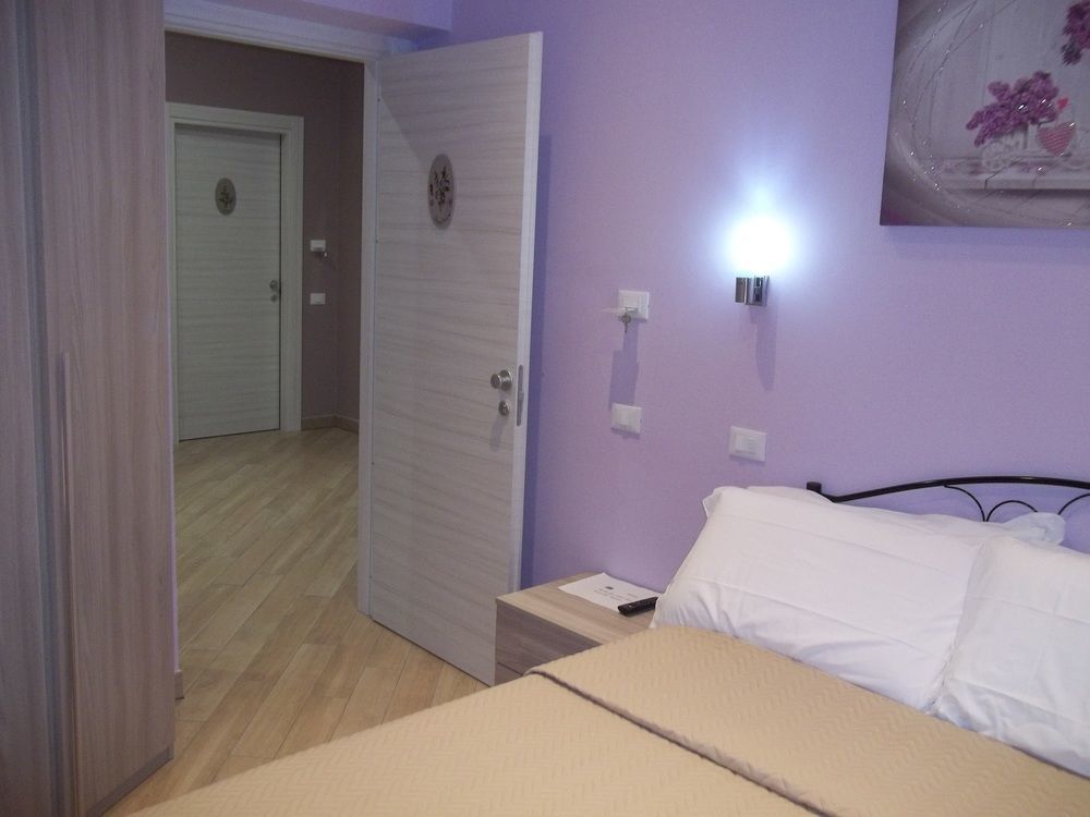 Guest House Le Tre Spezie ลาสเปเซีย ภายนอก รูปภาพ