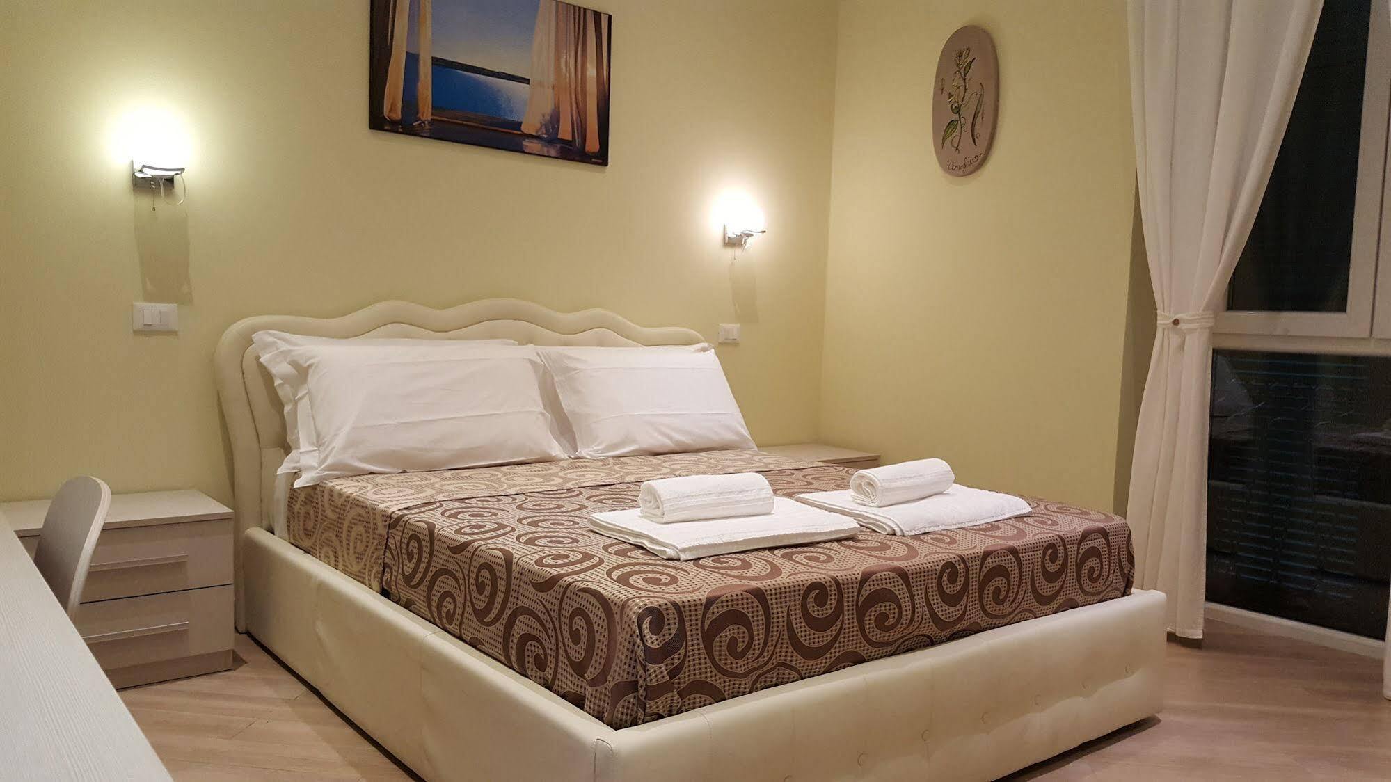 Guest House Le Tre Spezie ลาสเปเซีย ภายนอก รูปภาพ