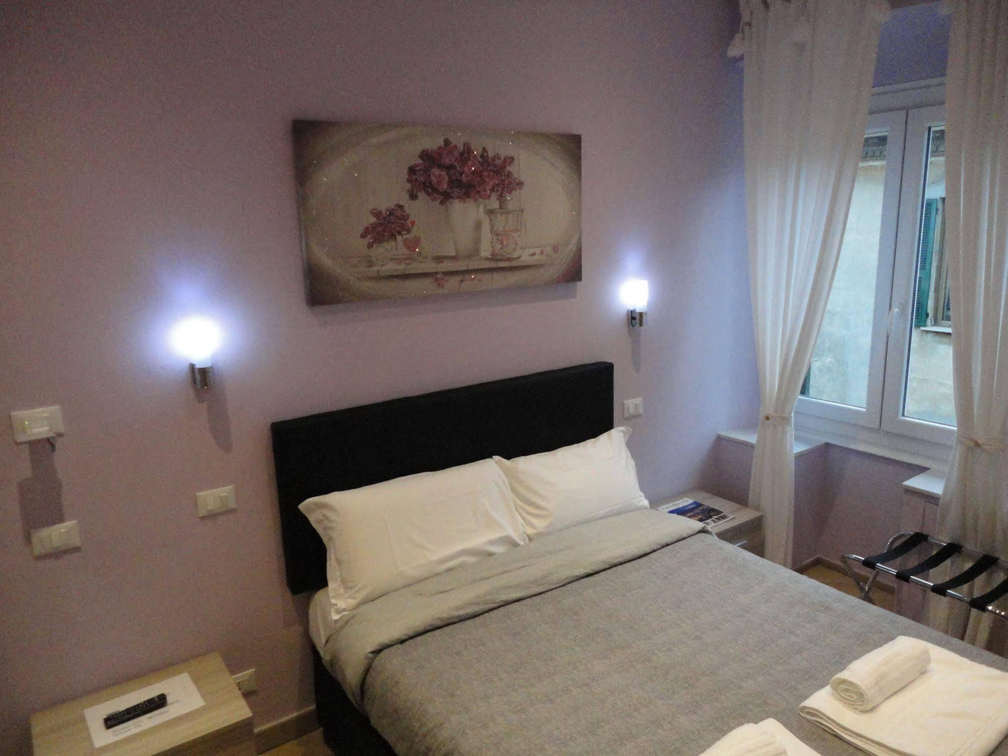Guest House Le Tre Spezie ลาสเปเซีย ภายนอก รูปภาพ