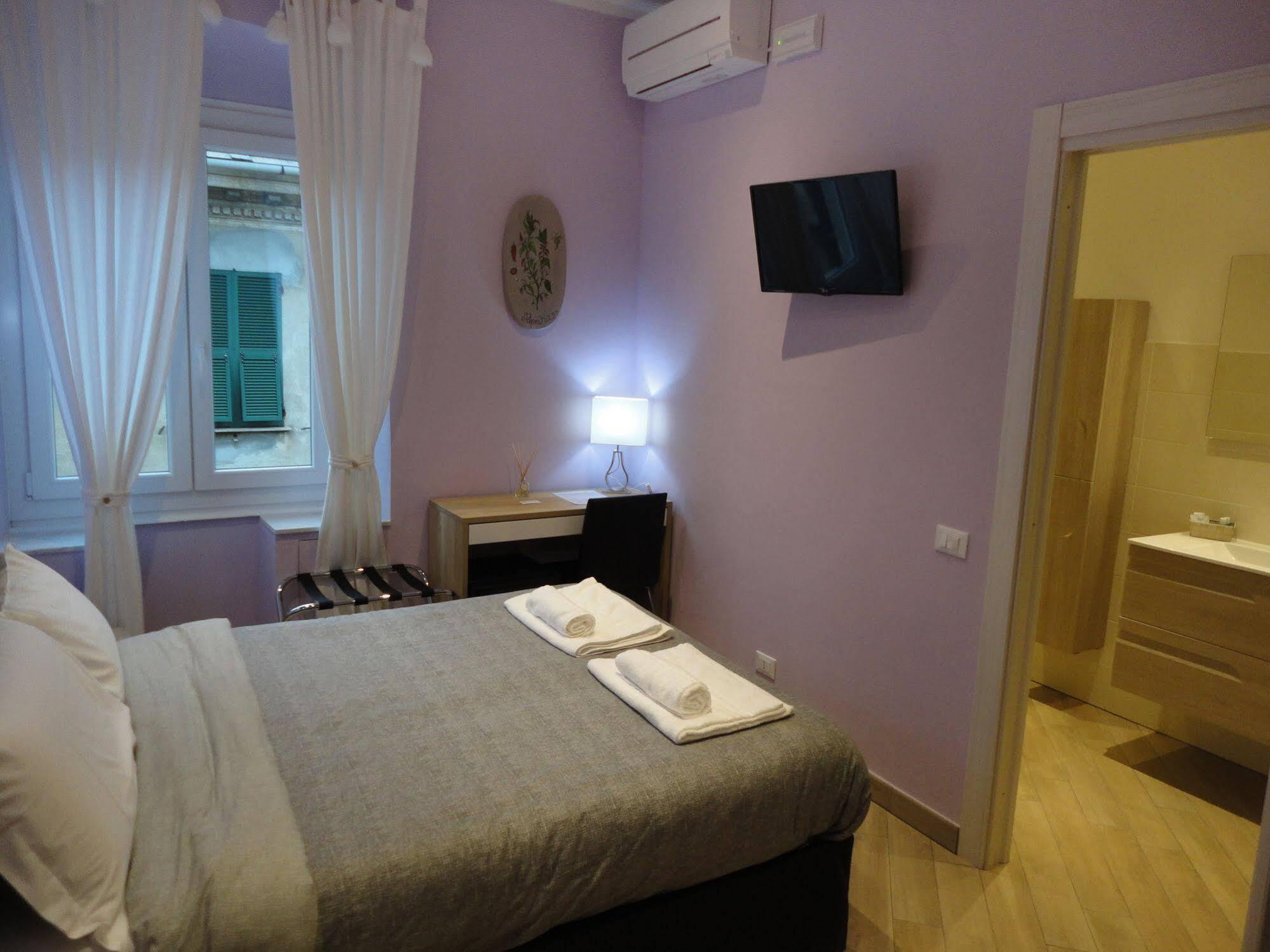 Guest House Le Tre Spezie ลาสเปเซีย ภายนอก รูปภาพ