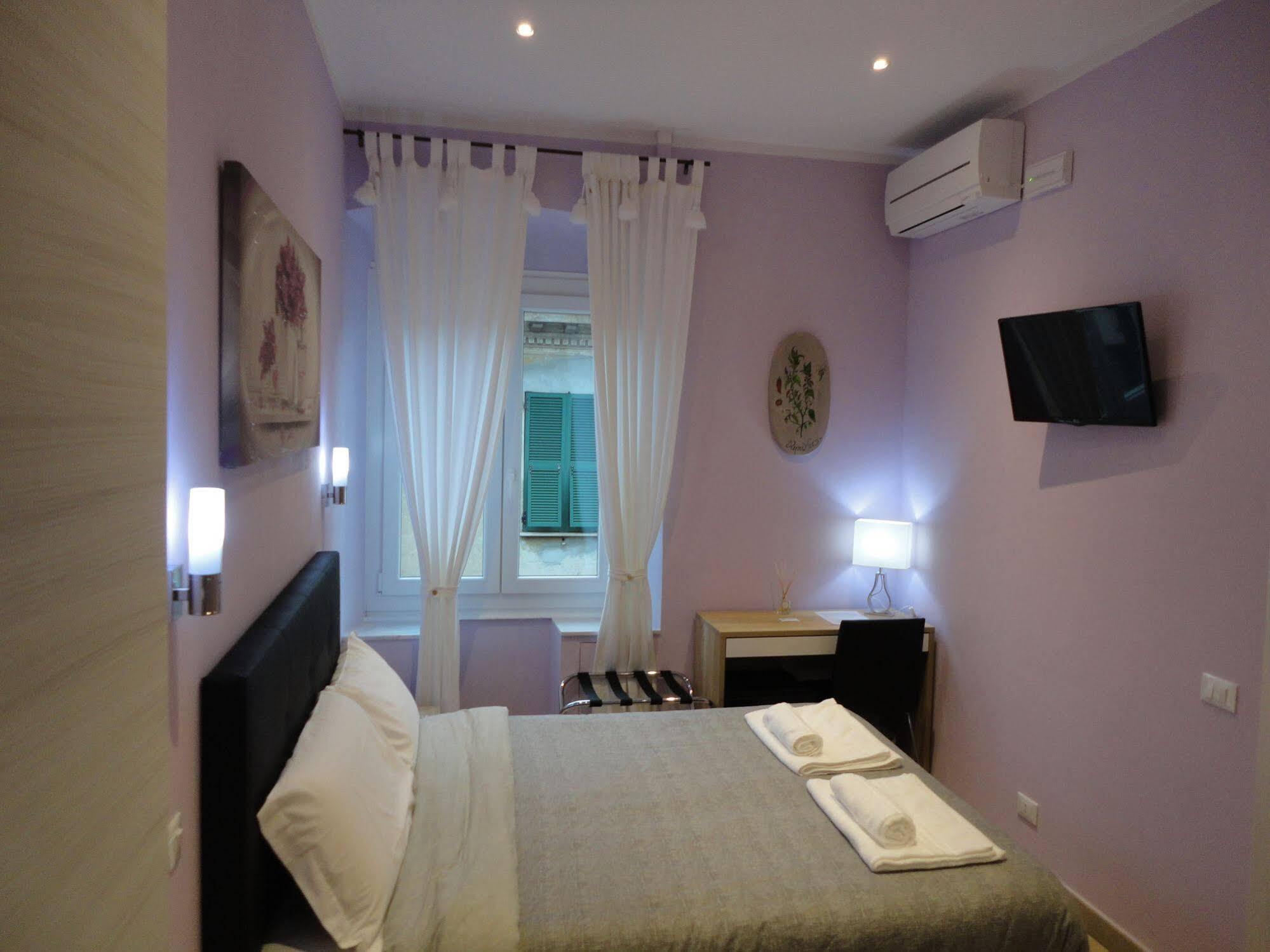 Guest House Le Tre Spezie ลาสเปเซีย ภายนอก รูปภาพ