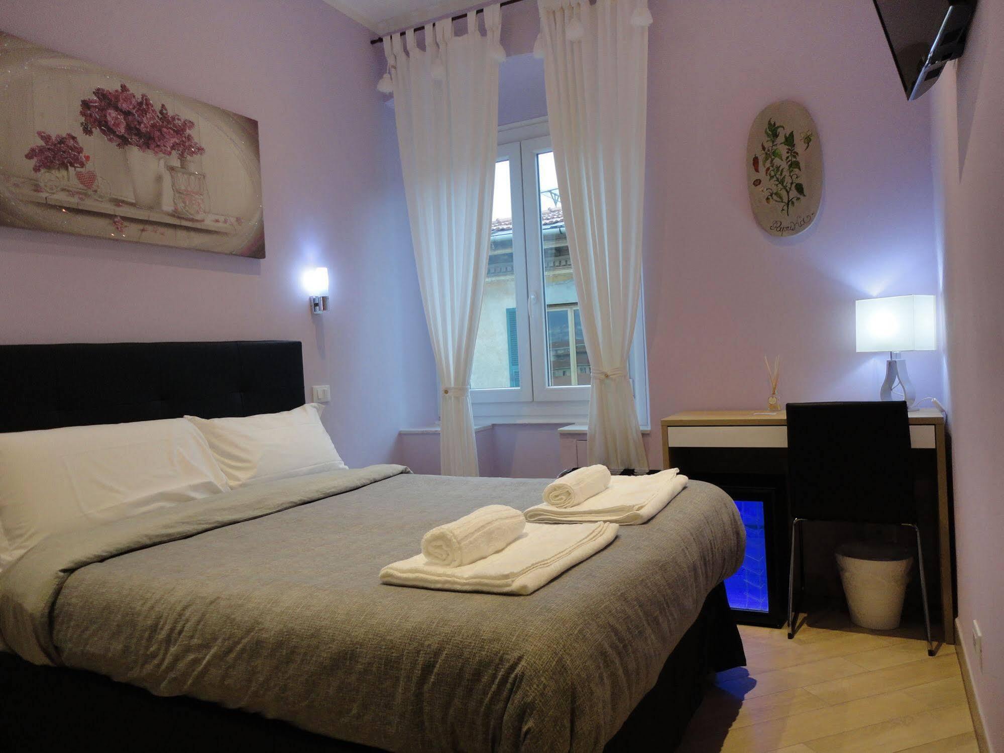 Guest House Le Tre Spezie ลาสเปเซีย ภายนอก รูปภาพ