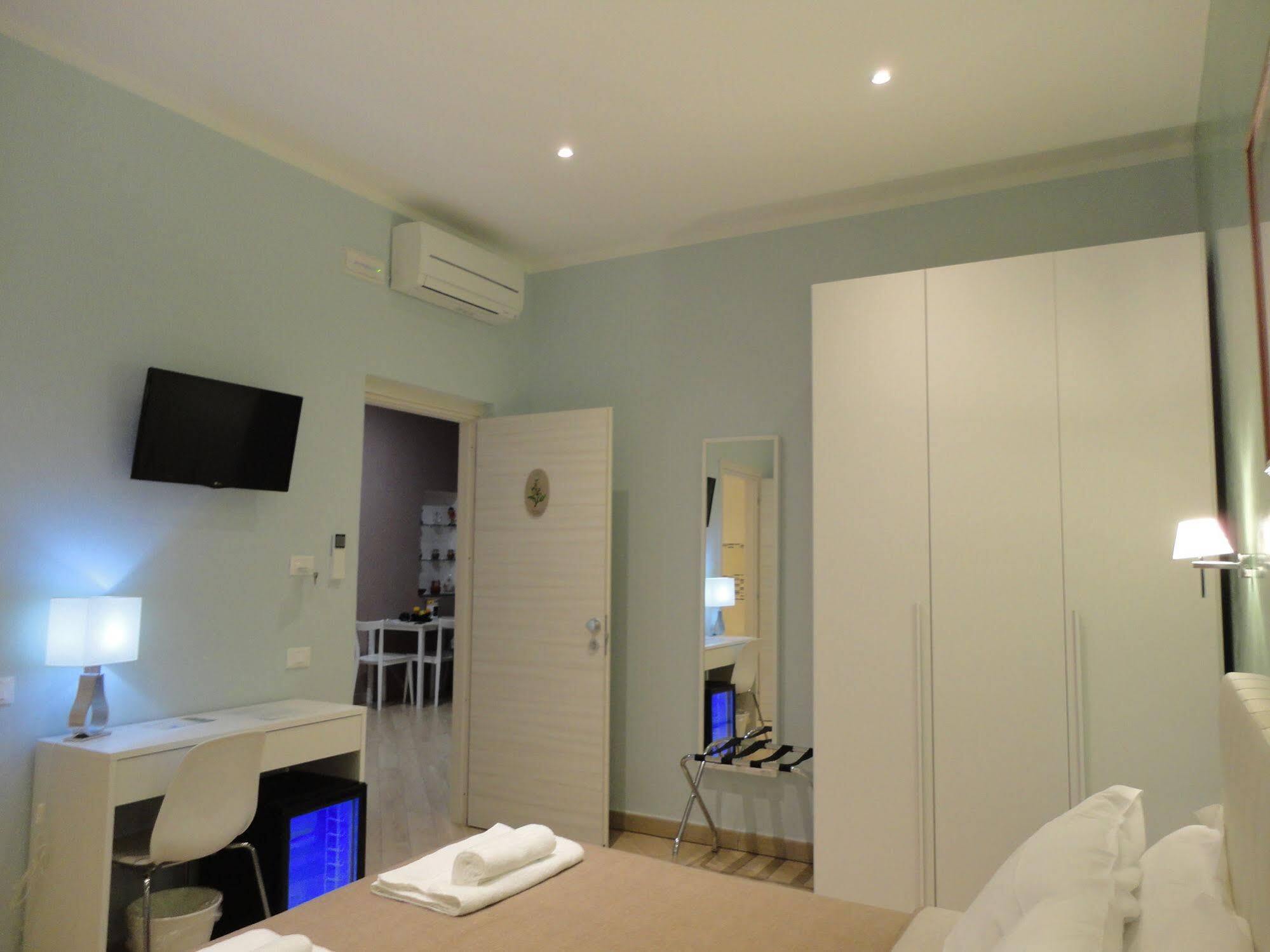 Guest House Le Tre Spezie ลาสเปเซีย ภายนอก รูปภาพ