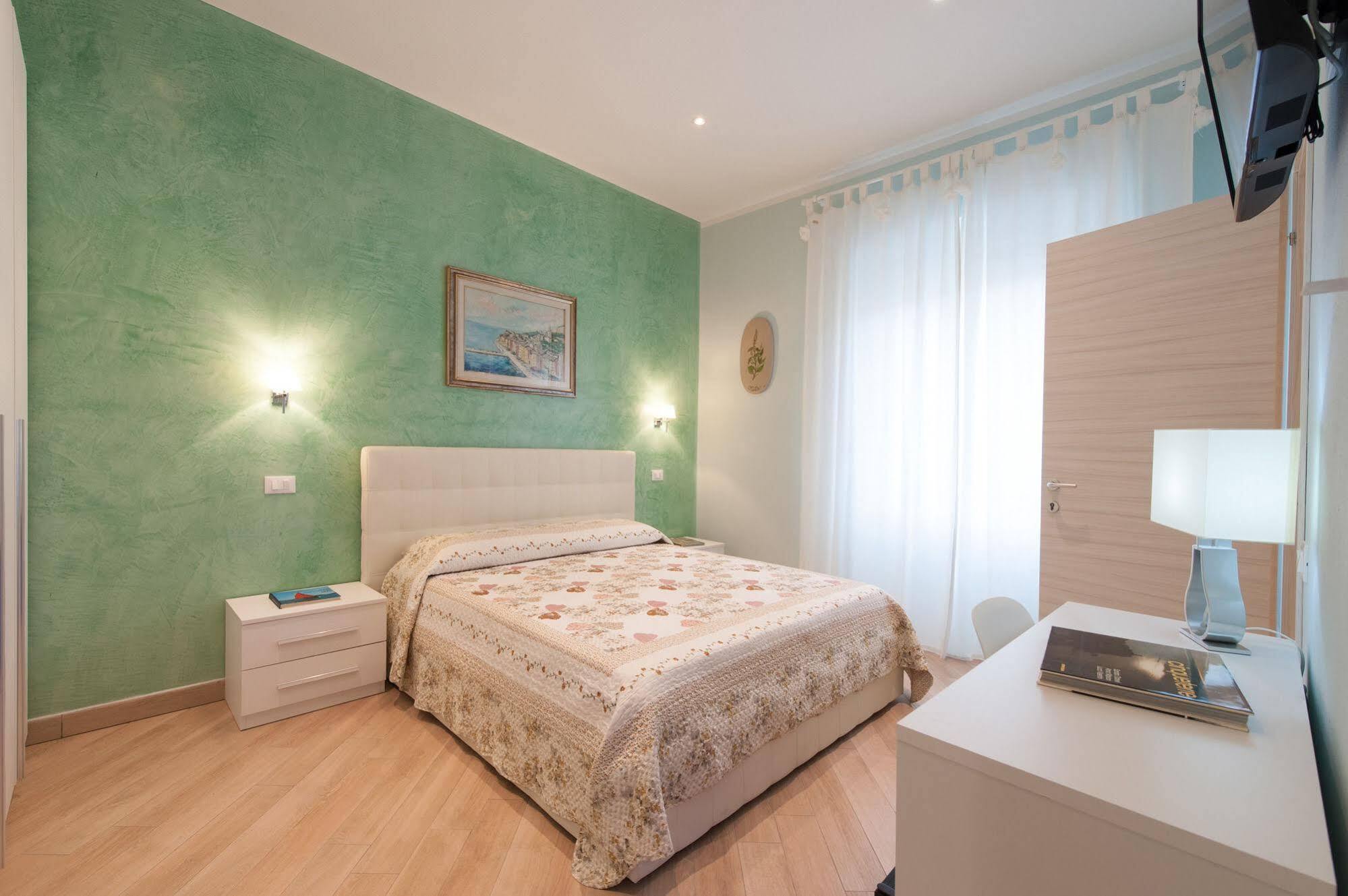 Guest House Le Tre Spezie ลาสเปเซีย ภายนอก รูปภาพ